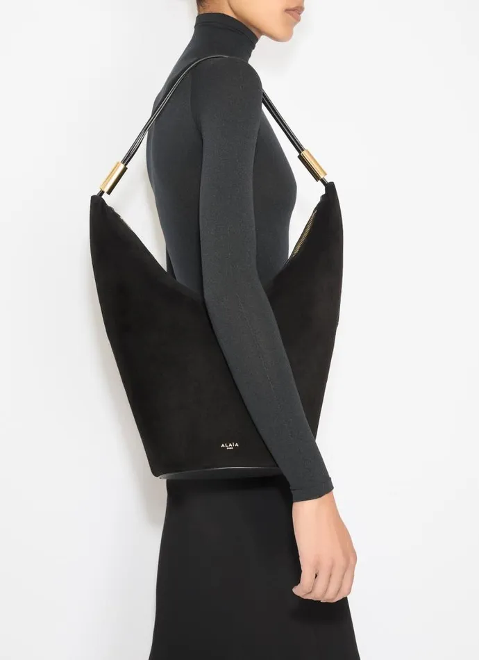 Alaa CrossBody Bags SHAPE MEDIUM BAG IN SUEDE GOATSKIN AND CALFSKIN Black 8211 Women