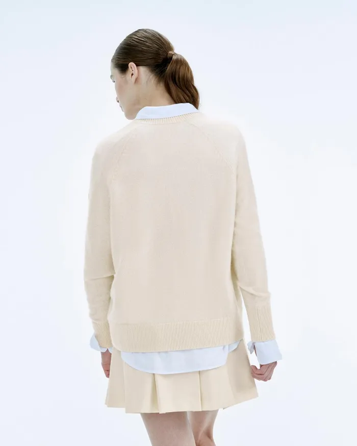 From Future Cashmere Sweaters Women Light Oversize VNeck Sweater White