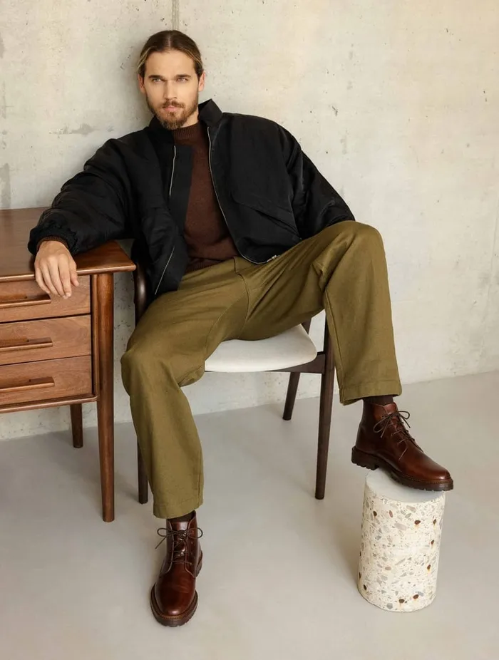 Howelsen Coffee Liqueur Men Bobbies Boots
