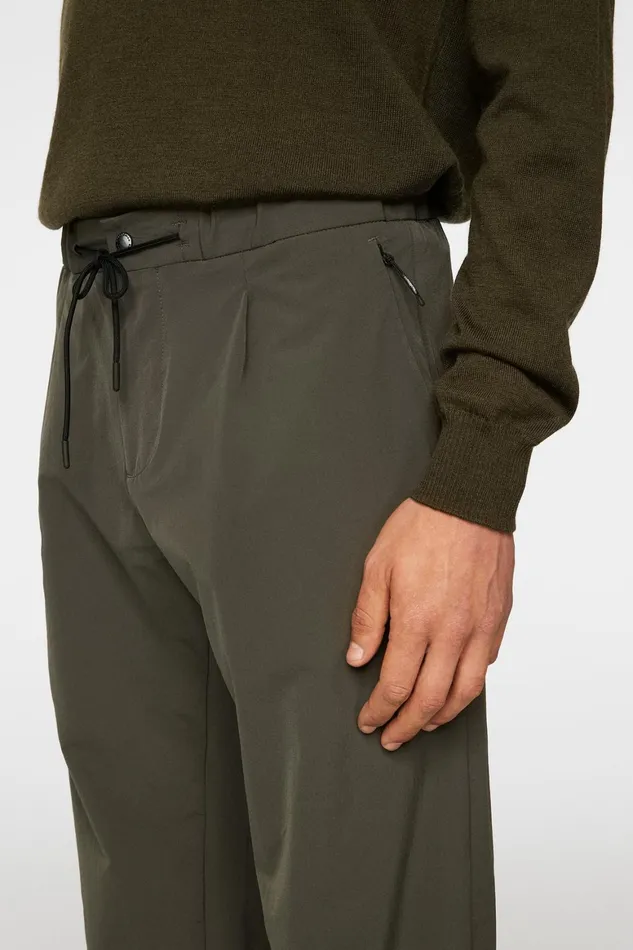 JLindeberg Jin Ds Pleated Pants Men Trousers