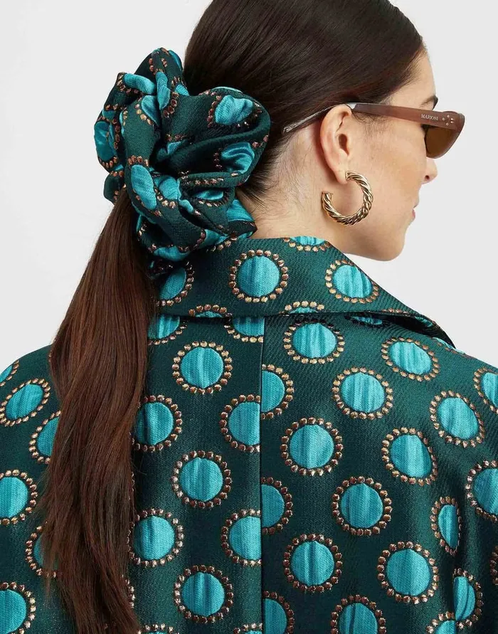 La Doublej Giga Scrunchie Winter Sun Emerald In Jacquard Women Hair Accessories