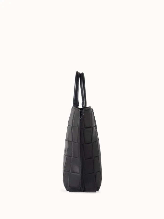 Medium Ai Messenger Bag In Trapezoid Quilt Black Women Akris Tote Bags