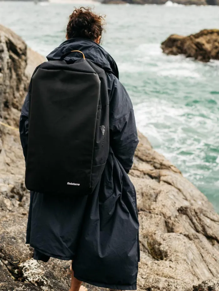 MenWomen Nautilus 45L Duffle Bag Black Finisterre Bags