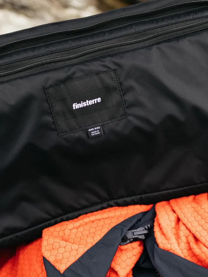 MenWomen Nautilus 45L Duffle Bag Black Finisterre Bags