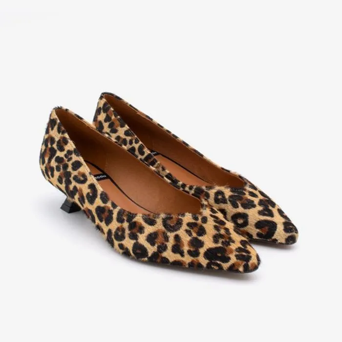 ngel Alarcn Last Units Woman WAILSE 8211 Print Cheetah Pointed Toe Low Heel Pump