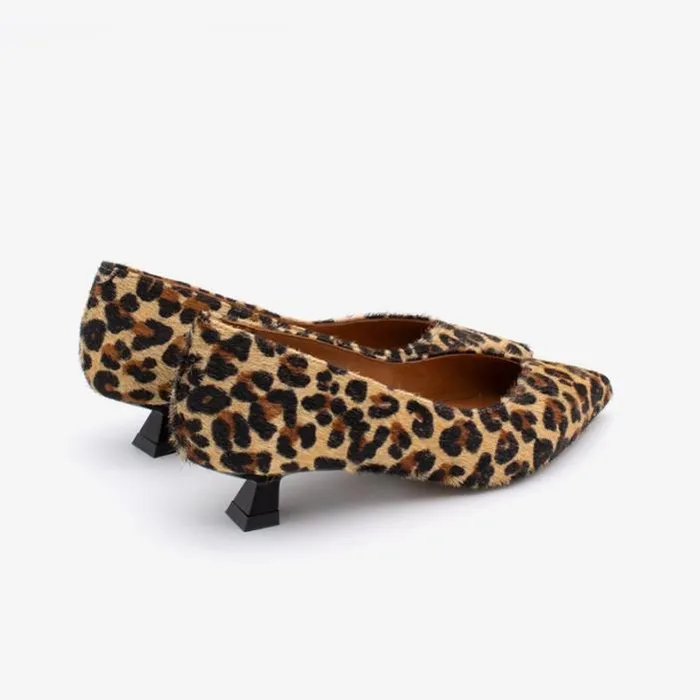ngel Alarcn Last Units Woman WAILSE 8211 Print Cheetah Pointed Toe Low Heel Pump