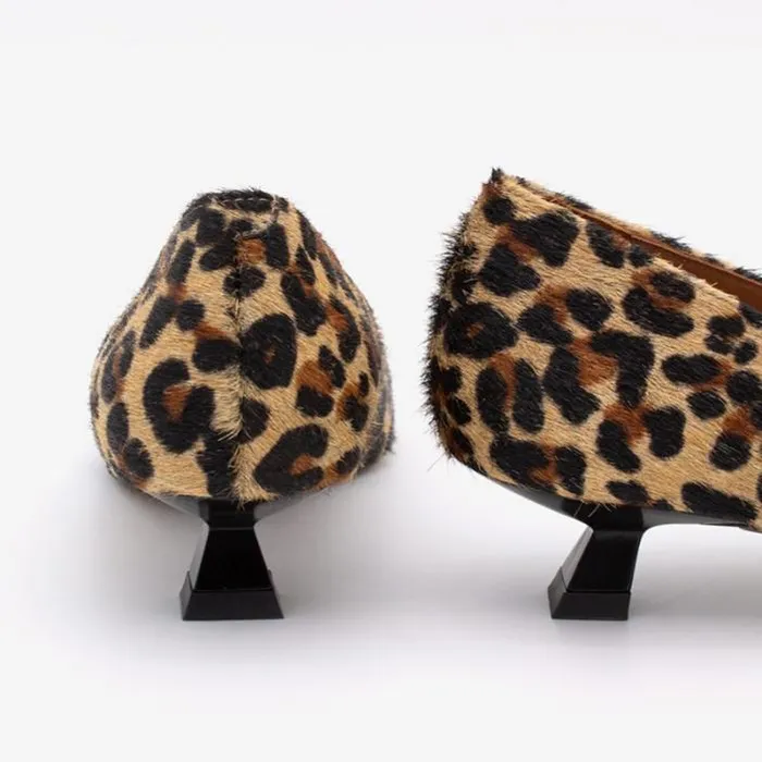 ngel Alarcn Last Units Woman WAILSE 8211 Print Cheetah Pointed Toe Low Heel Pump