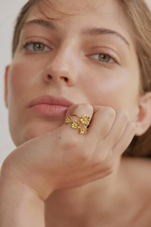 Oroton Rings Daisy Ring Band 18k Gold 8211 Jewellery