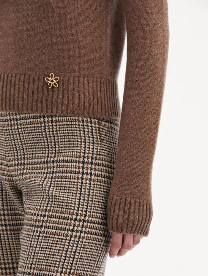 Oscar De La Renta O Flower Mock Neck Cashmere Pullover Brown Women Blouses and Knits Oscar De La Renta O Flower Mock Neck Cashmere Pullover Brown Women Blouses and Knits