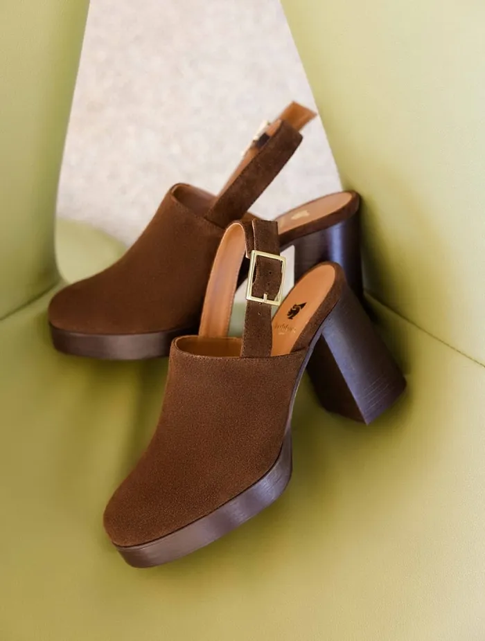Savannah Rockies Brown Women Bobbies Platforms and Clogs