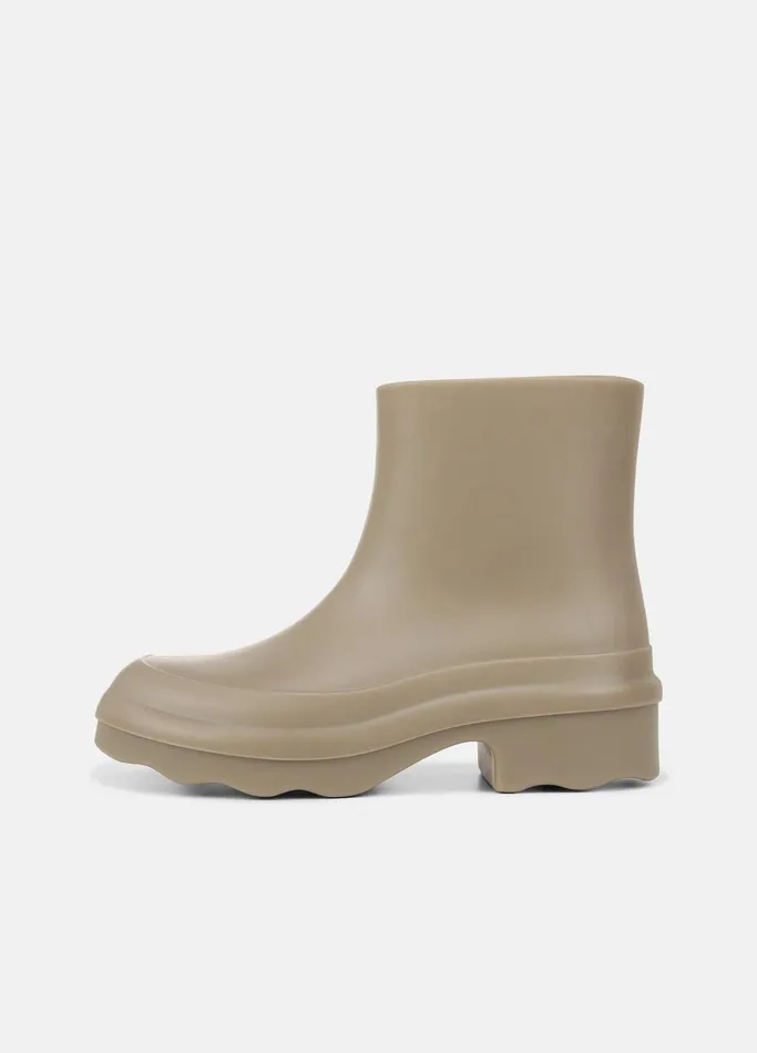 Vince Boots Women Nia Rainboot Light Straw