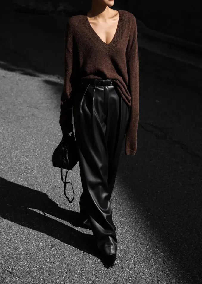 Women Brayden V Neck Sweater 8211 Brown The Frankie Shop Knitwear