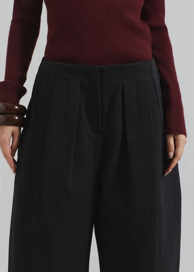 Women Cedar Bermuda Shorts 8211 Black The Frankie Shop Bottoms