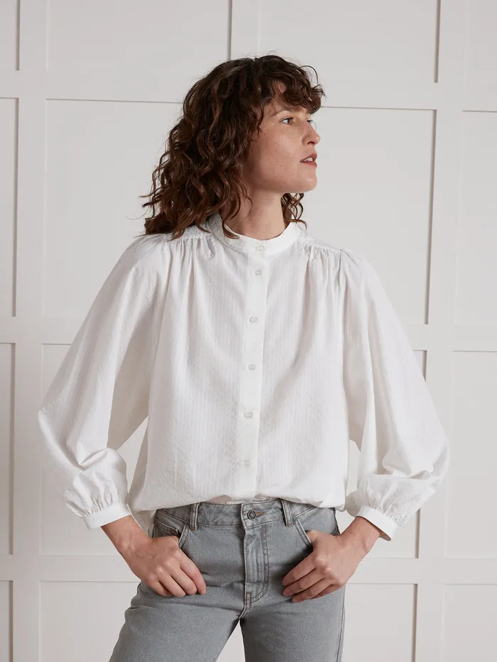 Women Cyrillus Clothing Blouse Made With Plain Flowing Seersucker Ecru