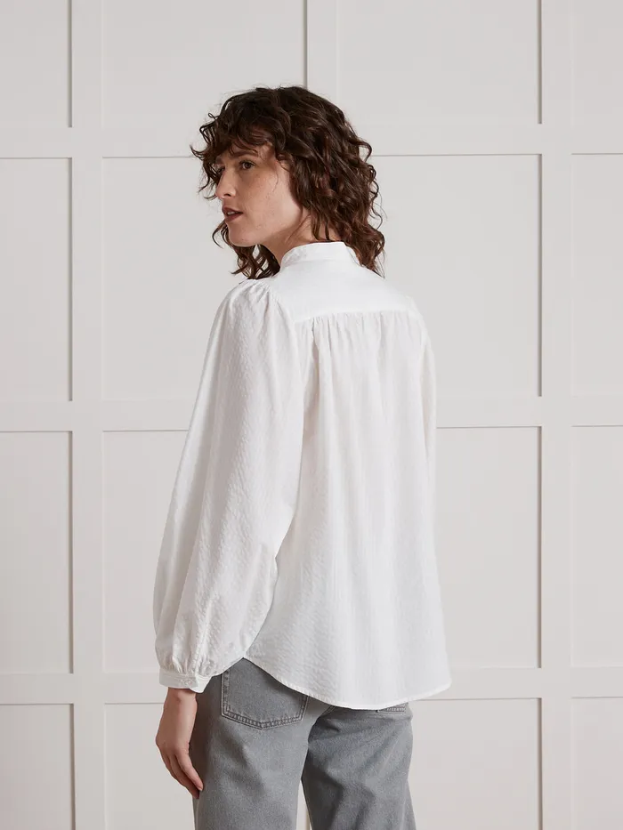 Women Cyrillus Clothing Blouse Made With Plain Flowing Seersucker Ecru
