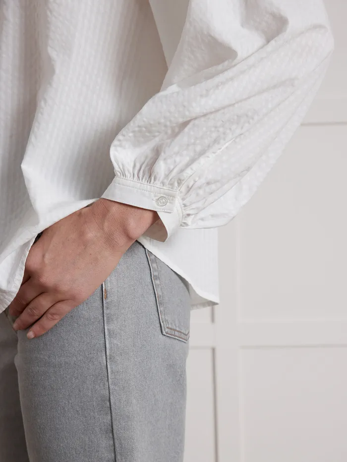 Women Cyrillus Clothing Blouse Made With Plain Flowing Seersucker Ecru