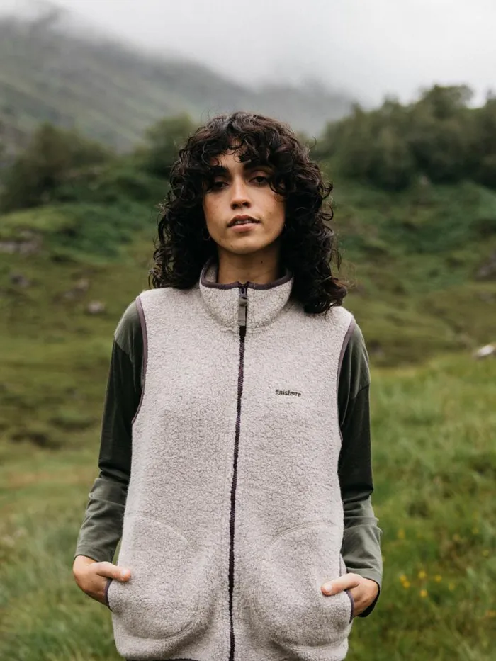 Women Hegen Wool Fleece Gilet Oatmeal Finisterre Fleece