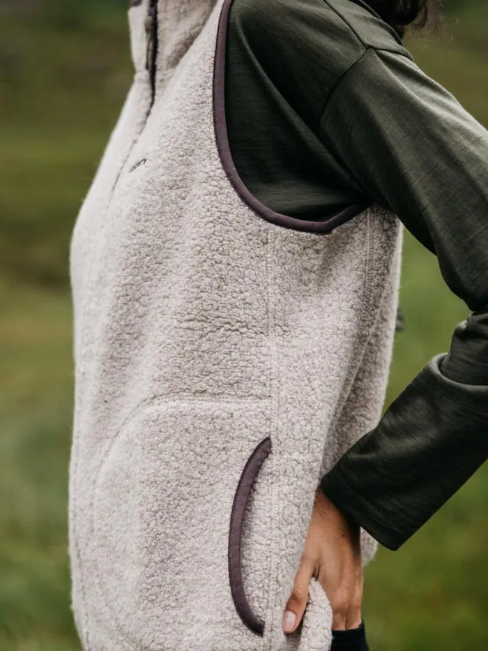 Women Hegen Wool Fleece Gilet Oatmeal Finisterre Fleece