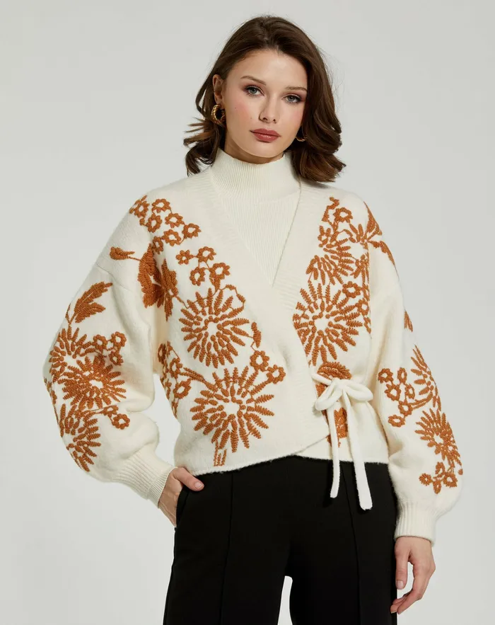 Women Mac Duggal Cropped Knit Cardigan With Floral Details Ecru Knitwear