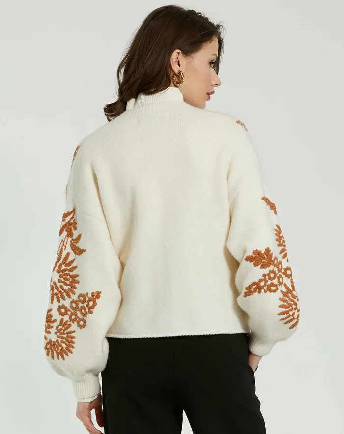 Women Mac Duggal Cropped Knit Cardigan With Floral Details Ecru Knitwear