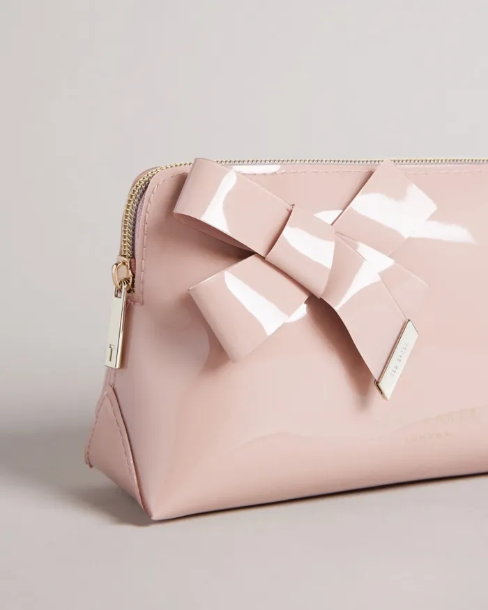 Women NICOLAI 8211 Glossy Bow Embellished Makeup Bag Pale Pink Ted Baker Wash and Makeup Bags Women NICOLAI 8211 Glossy Bow Embellished Makeup Bag Pale Pink Ted Baker Wash and Makeup Bags