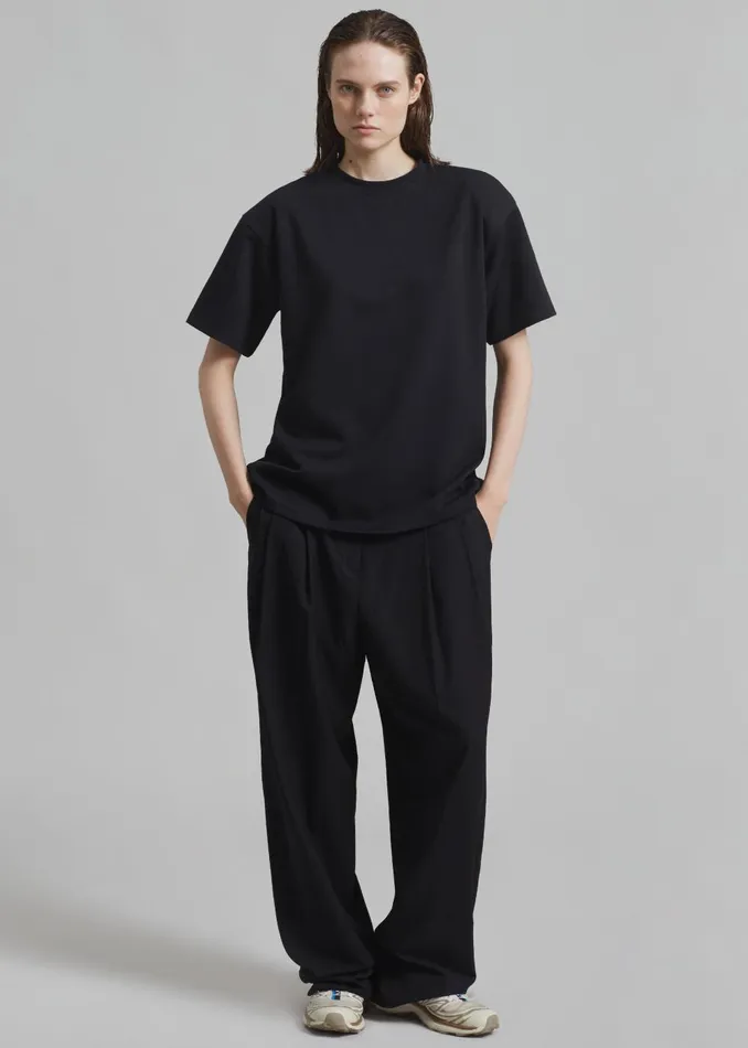 Women Rowen Padded Shoulder Tee 8211 Black The Frankie Shop Tops