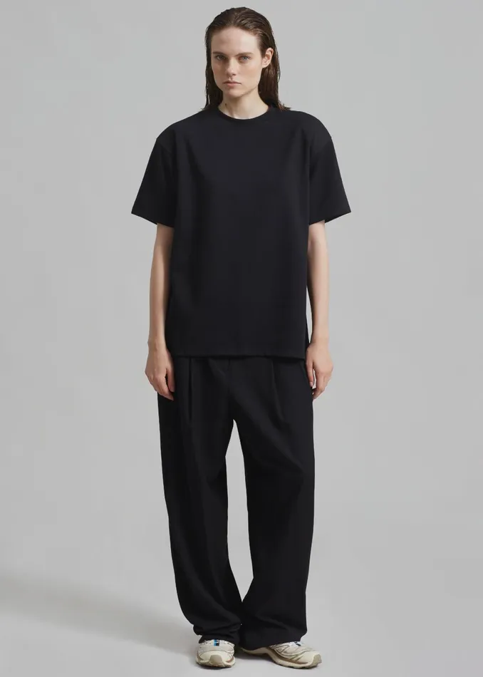 Women Rowen Padded Shoulder Tee 8211 Black The Frankie Shop Tops